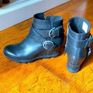 Black Sorel Zip Up Wedge Bootie
